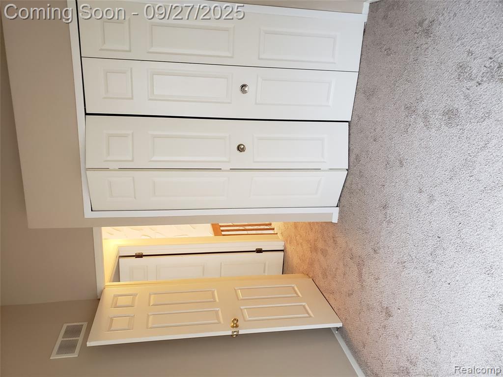 40050 Crosswinds, Novi, MI — Photo 11