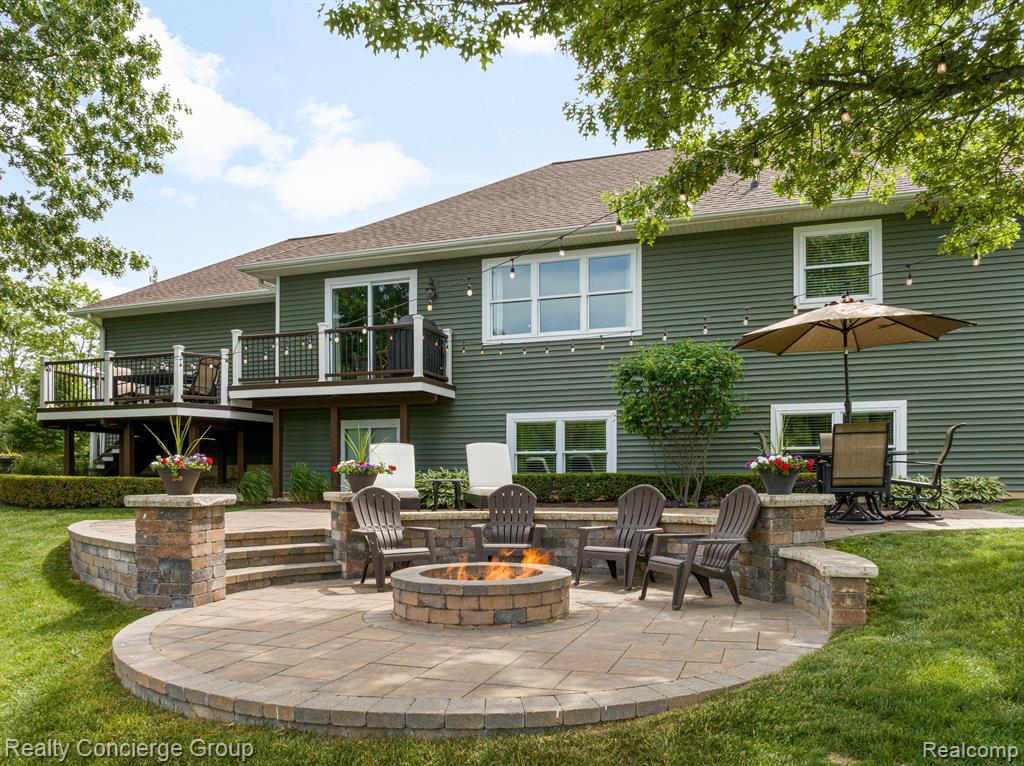 9801 BROOKFIELD Drive, Brighton, MI 48116 — Photo 2