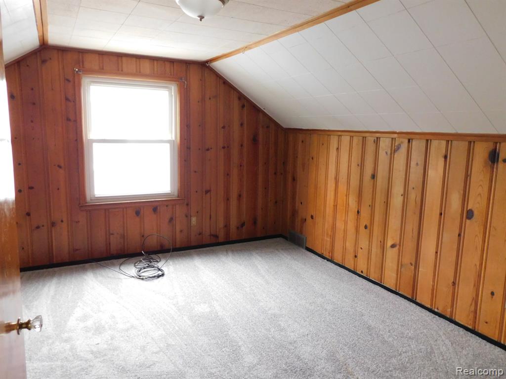 813 E MUIR Avenue, Hazel Park, MI 48030 — Photo 11