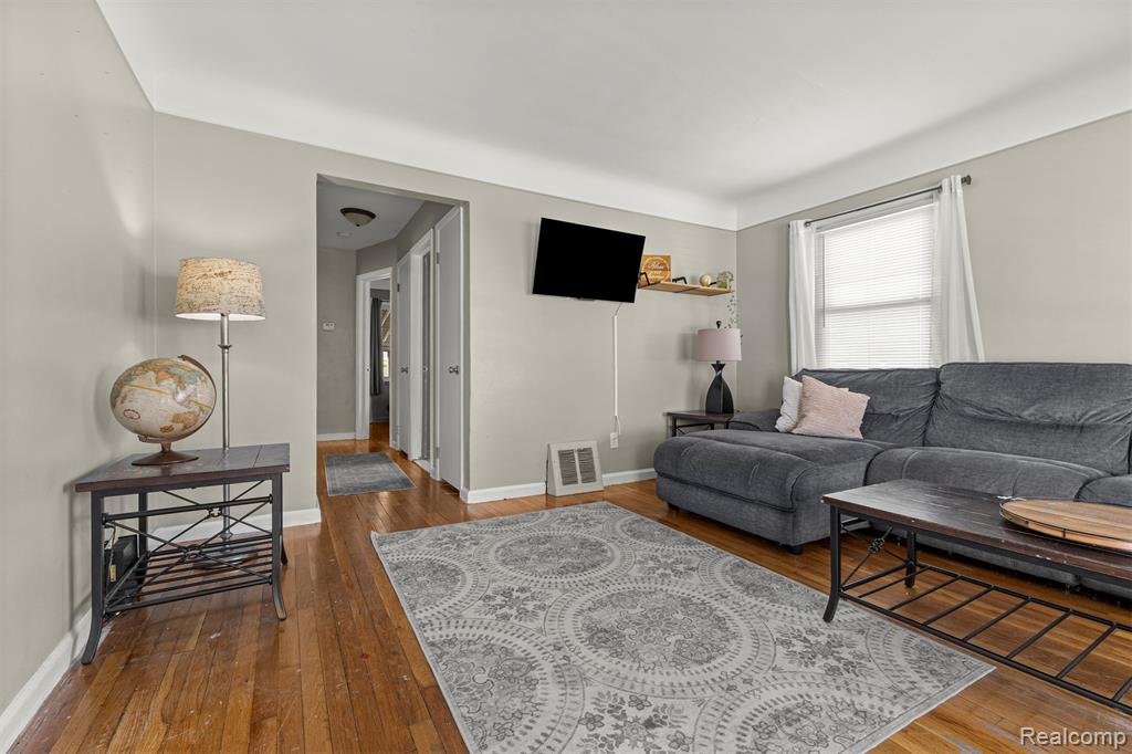 2119 White Avenue, Lincoln Park, MI 48146 — Photo 4