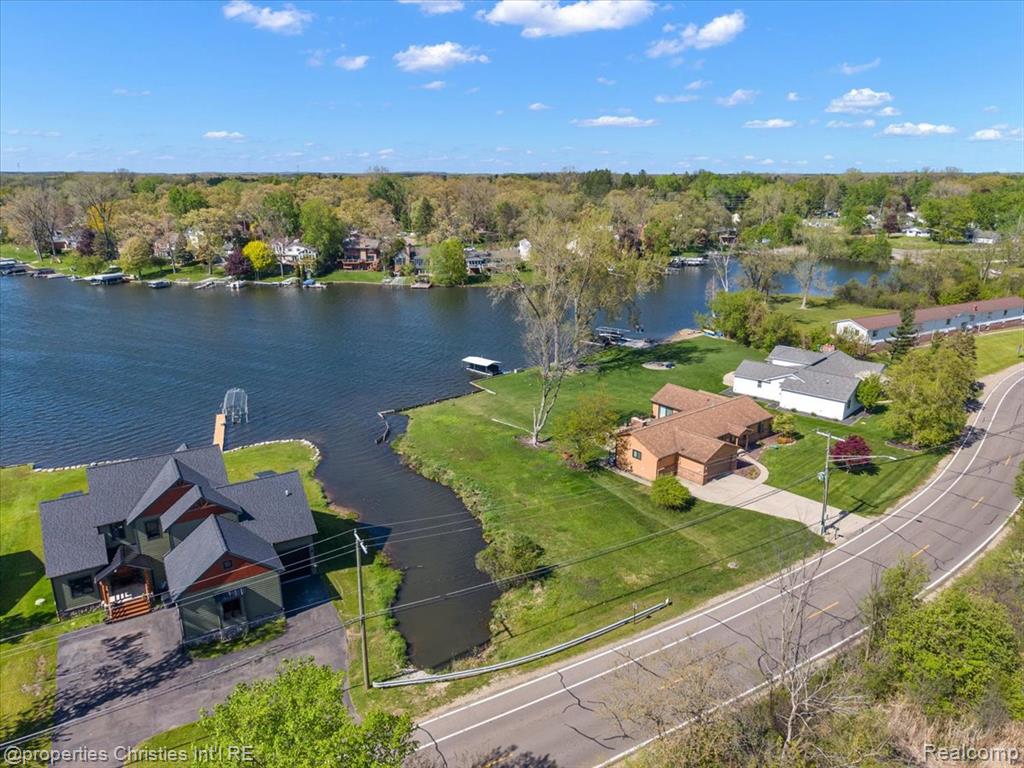 188 Wolverine Drive, Wolverine Lake, MI 48390 — Photo 5