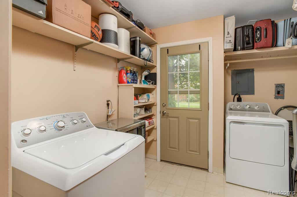 3043 Williamsburg, Ann Arbor, MI 48108 — Photo 12