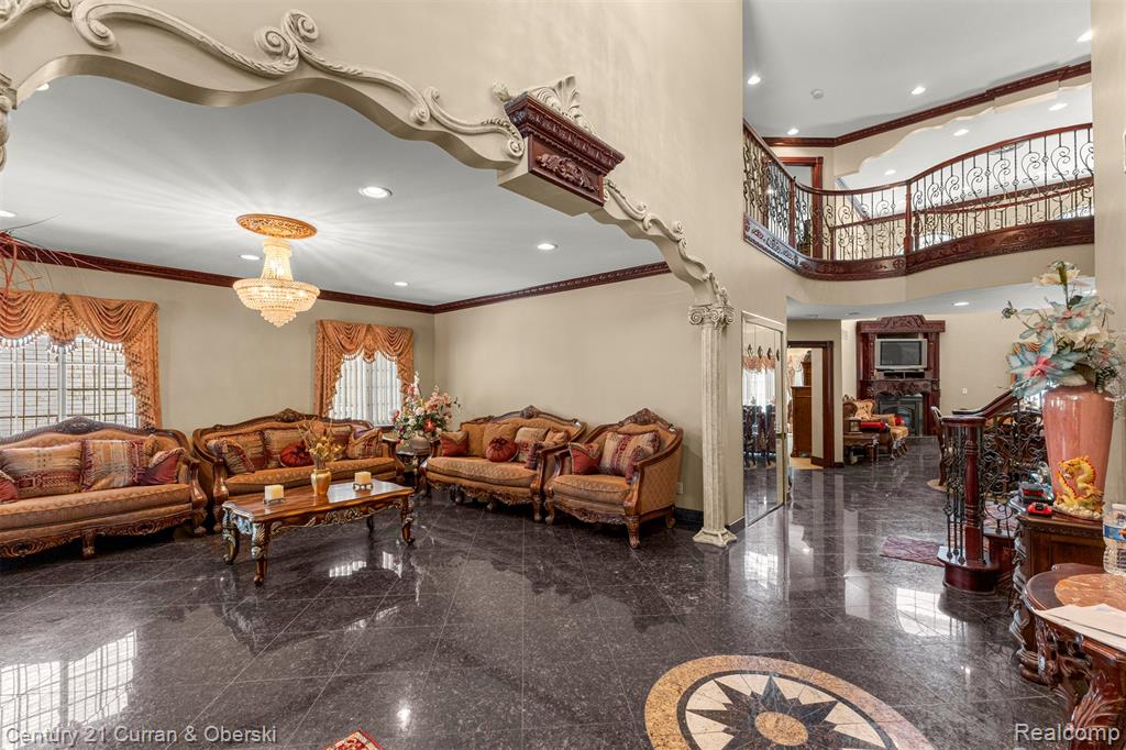 6318 Whitefield Street, Dearborn Heights, MI 48127 — Photo 7