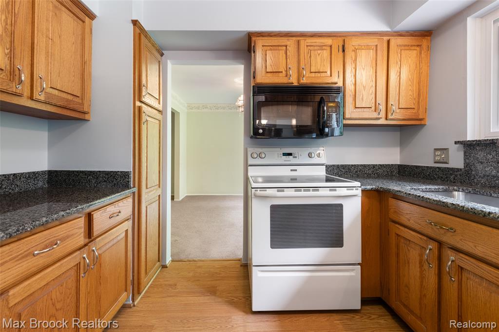 683 Thurber Drive, Troy, MI 48085 — Photo 18
