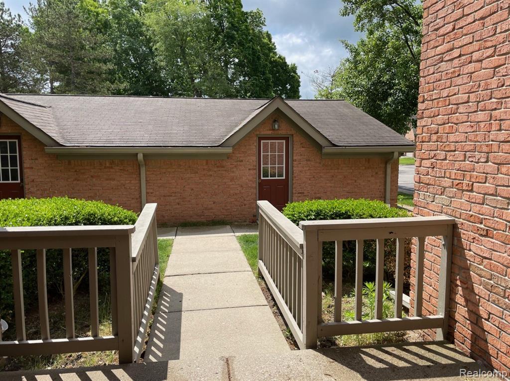 902 RIDGE Court, 122, Brighton, MI 48116 — Photo 4