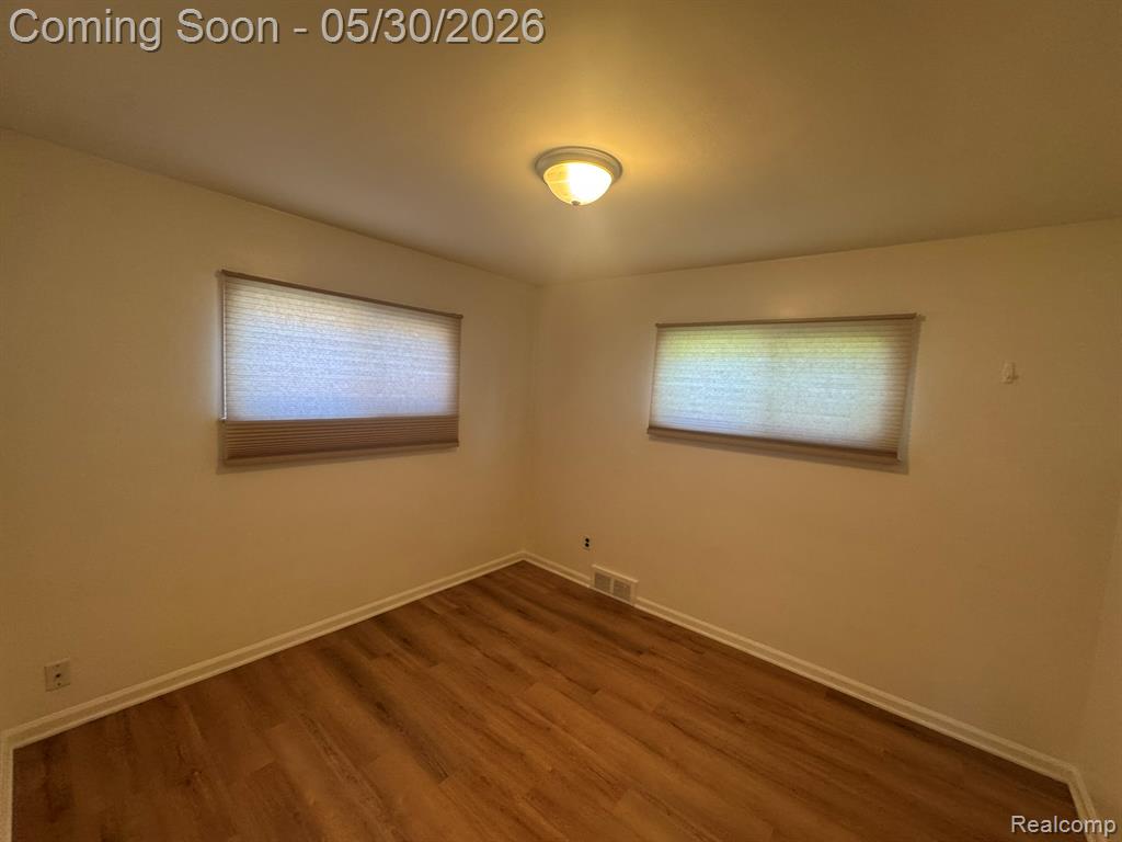 8300 LOCHDALE Street, Dearborn Heights, MI 48127 — Photo 9