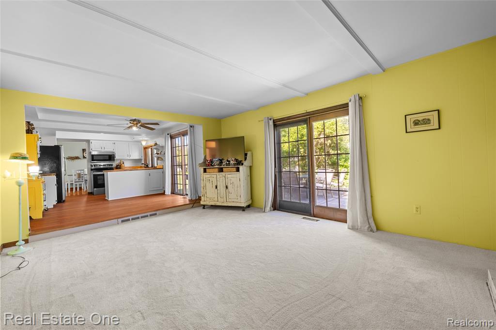 4931 Calvert Drive, Troy, MI 48085 — Photo 13