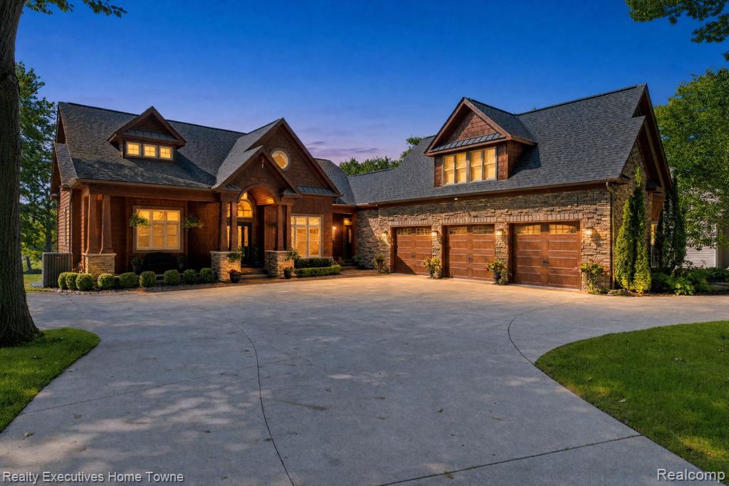 2829 Riverside Drive, Port Huron, MI 48060