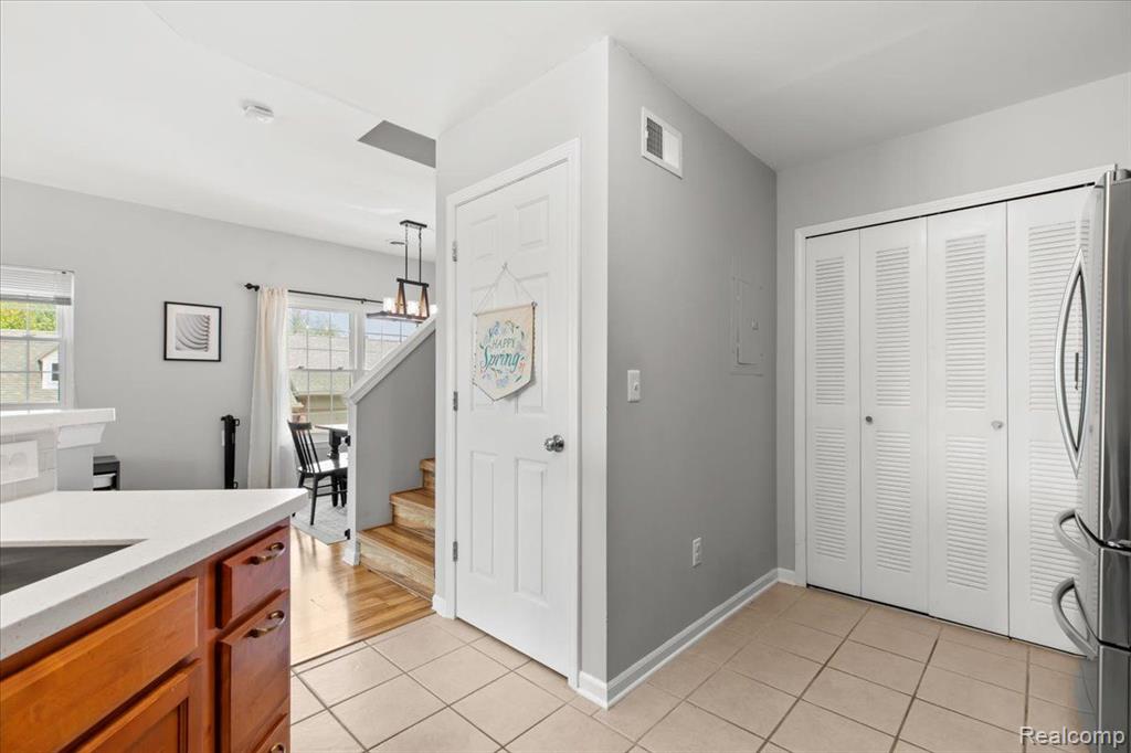 2070 Cloverly Lane, Ann Arbor, MI 48108 — Photo 9