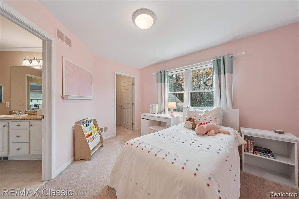 47595 Greenwich Drive, Novi, MI — Photo 32