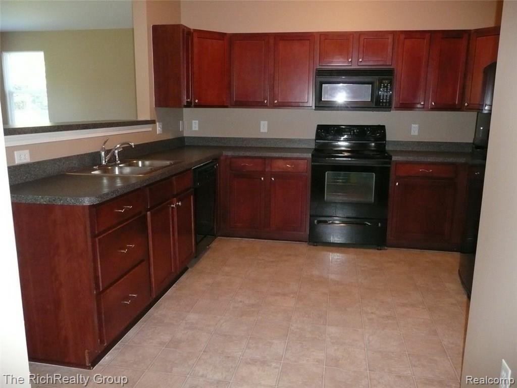 4034 Elizabeth Avenue, Canton, MI 48188 — Photo 5