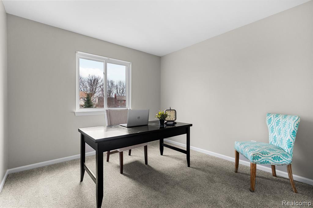 990 Waters Edge Lane, Fenton, MI 48430 — Photo 28