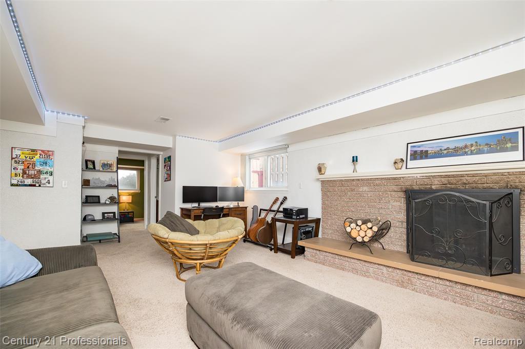 4939 Duchess Drive, Sterling Heights, MI 48310 — Photo 23