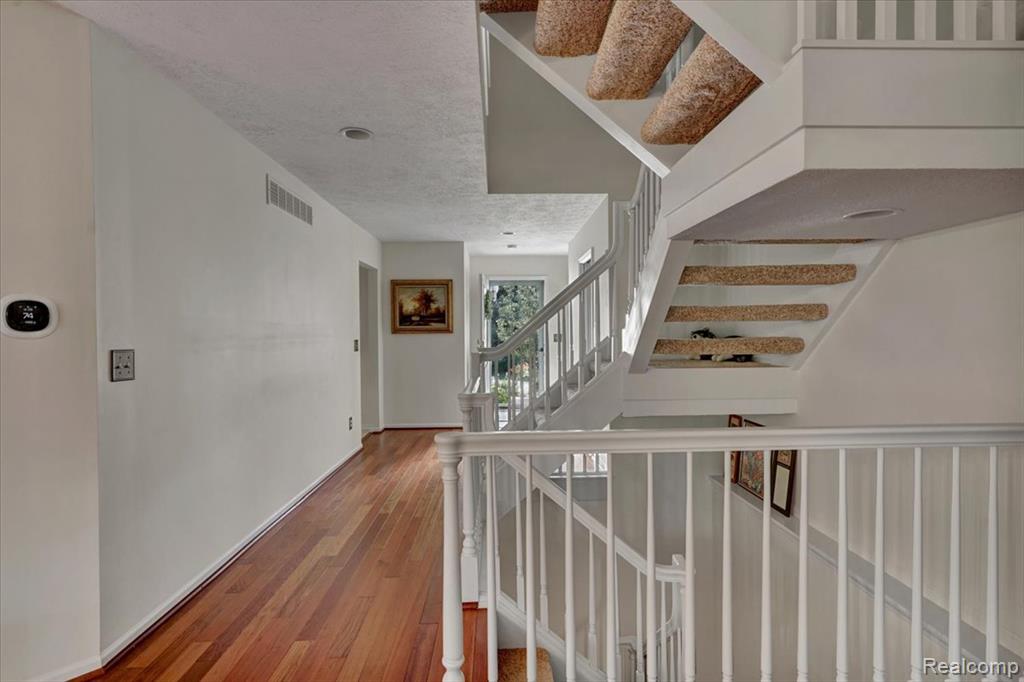 6516 Scenic Pines Court, Clarkston, MI — Photo 9