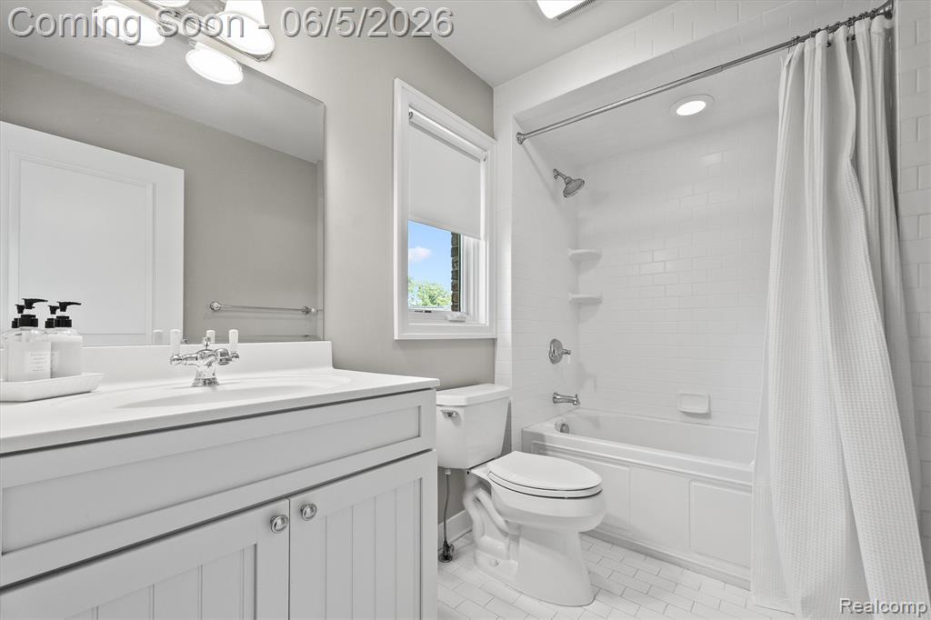 28195 Elba Drive, Grosse Ile, MI 48138 — Photo 32