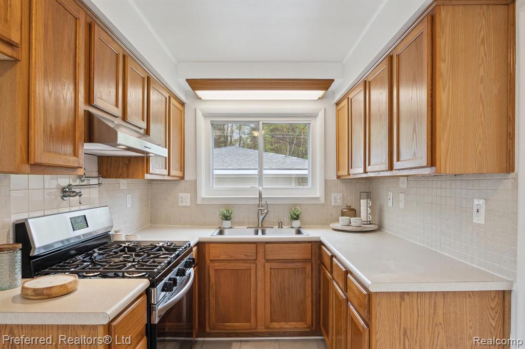 713 Duchess Street, Milford, MI 48381 — Photo 16