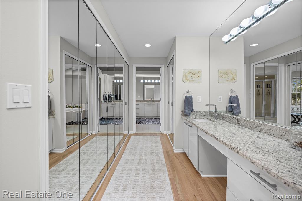 7105 Winding Brook Court, West Bloomfield, MI — Photo 54