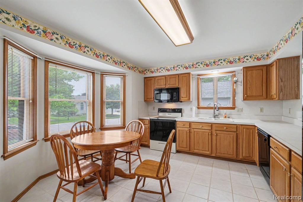 4284 Chapel Lane, Swartz Creek, MI 48473 — Photo 10