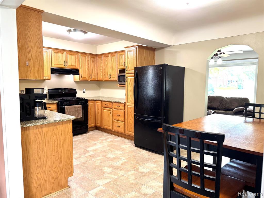 4550 Maeder Street, Shelby Twp, MI 48316 — Photo 4