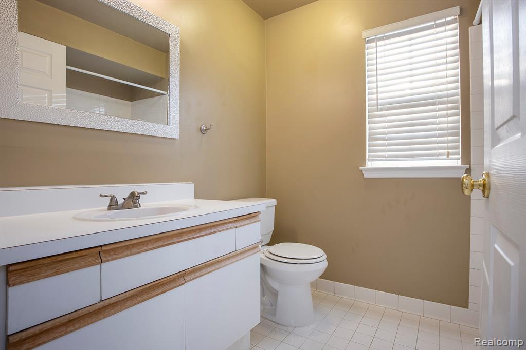 4165 Berkshire Drive, Sterling Heights, MI 48314 — Photo 16