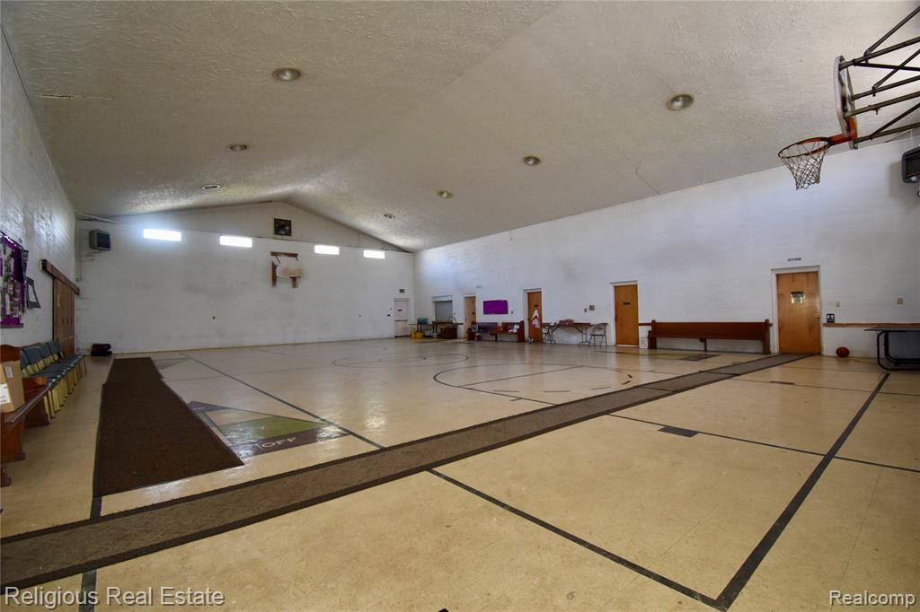 818 N Jenison Avenue, Lansing, MI 48915 — Photo 2