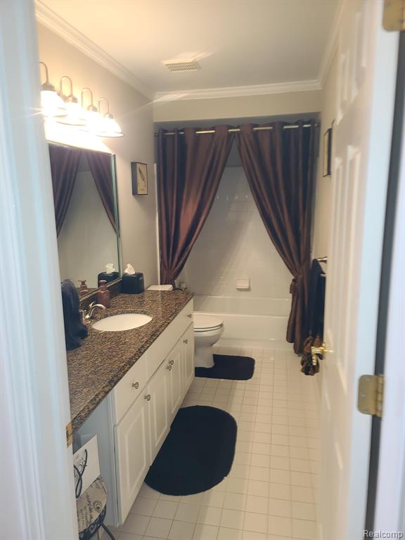 43201 POINTE Drive, Clinton Twp, MI 48038 — Photo 14