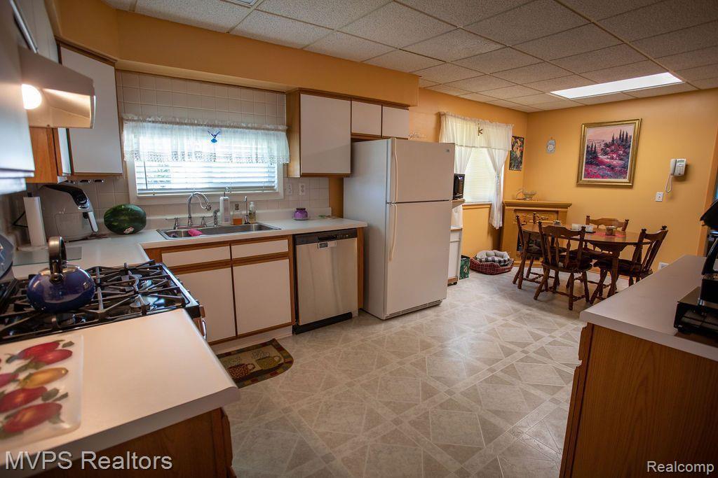 40849 ROMEO PLANK Road, Clinton Twp, MI 48038 — Photo 9