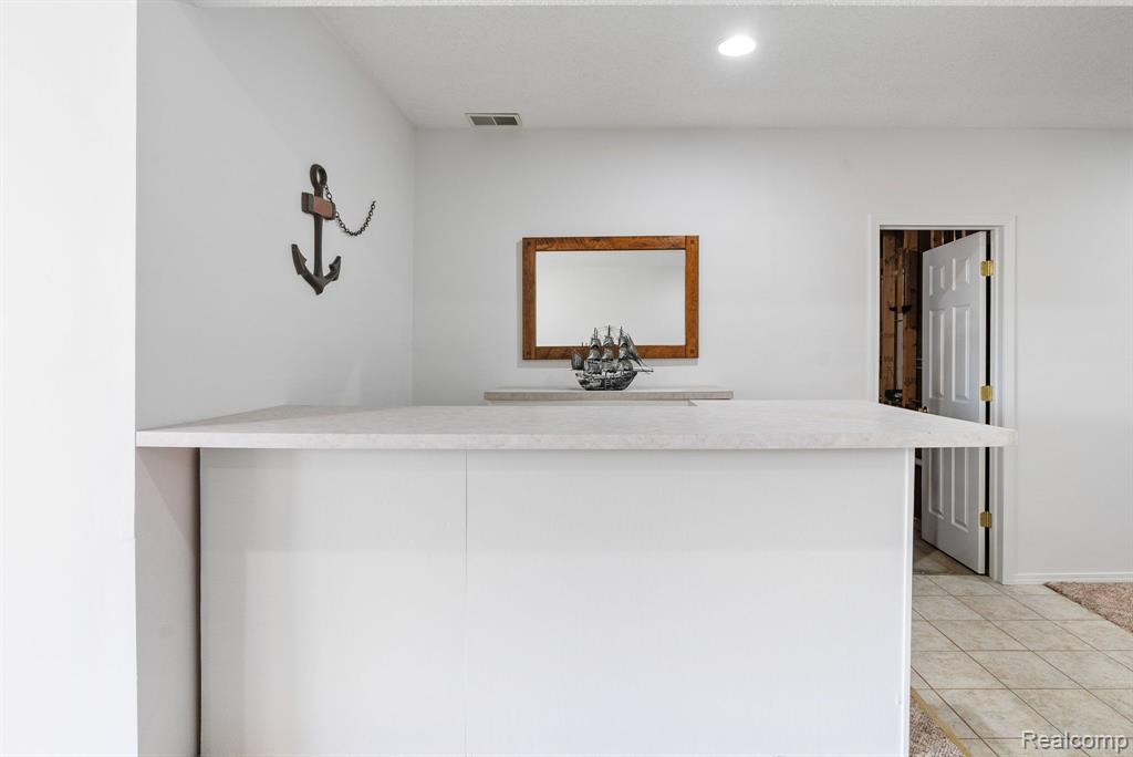 865 CRYSTAL Lane, Marysville, MI 48040 — Photo 45