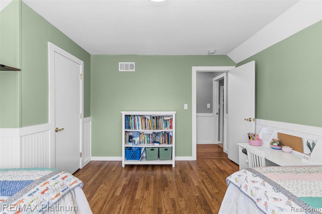 315 S West Street, Fenton, MI 48430 — Photo 32