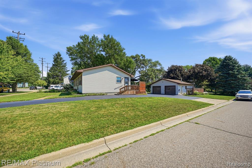 127 S East Street, Fowlerville, MI 48836 — Photo 32