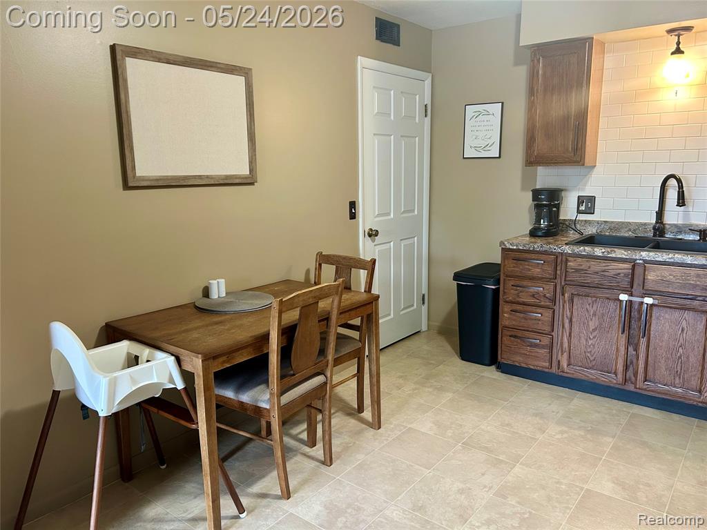 1154 Hillcrest Drive, Oxford, MI 48371 — Photo 6