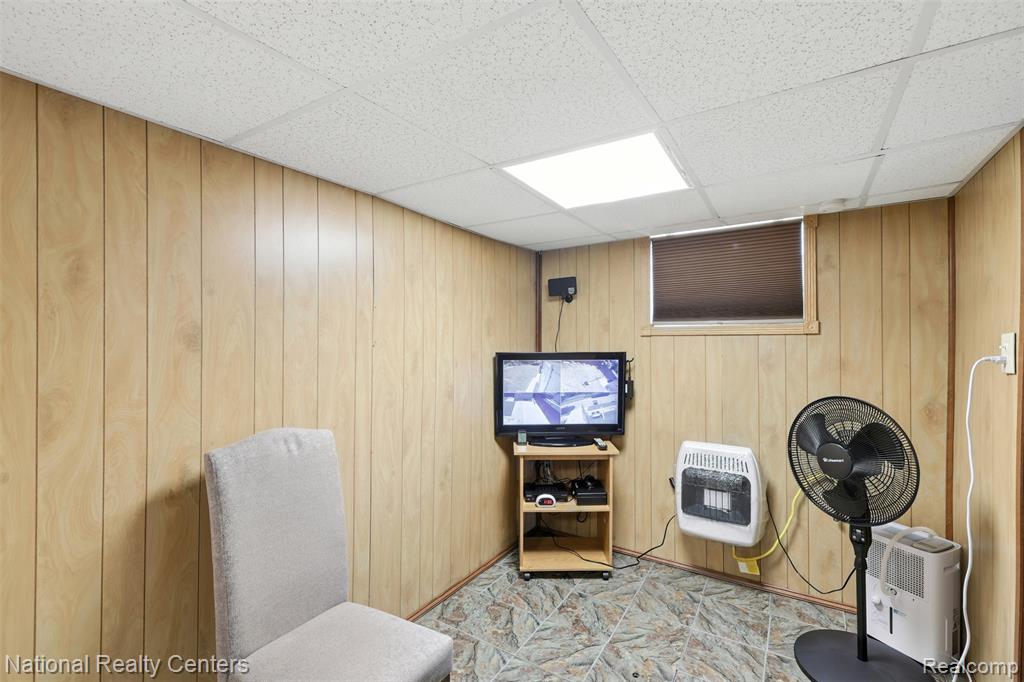 1041 Adeline Street, Highland Park, MI 48203 — Photo 22
