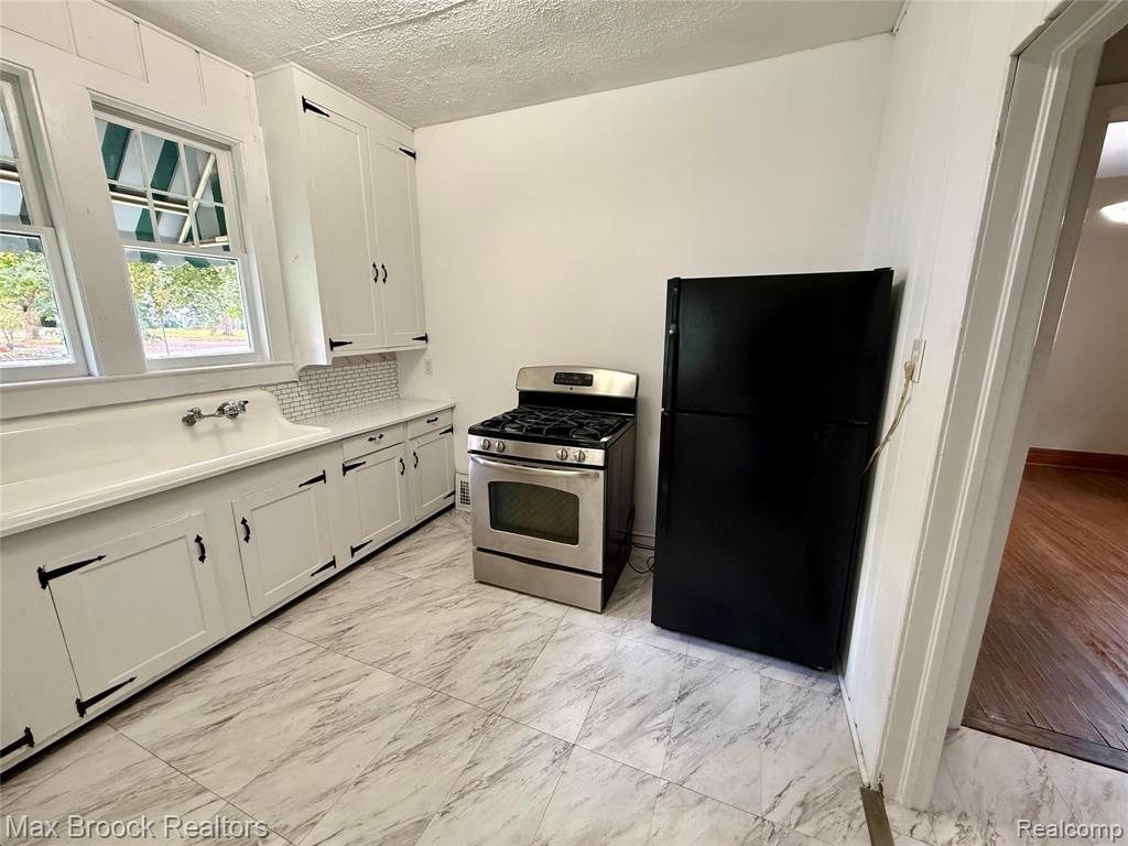 621 Pierson Street, Flint, MI 48503 — Photo 5