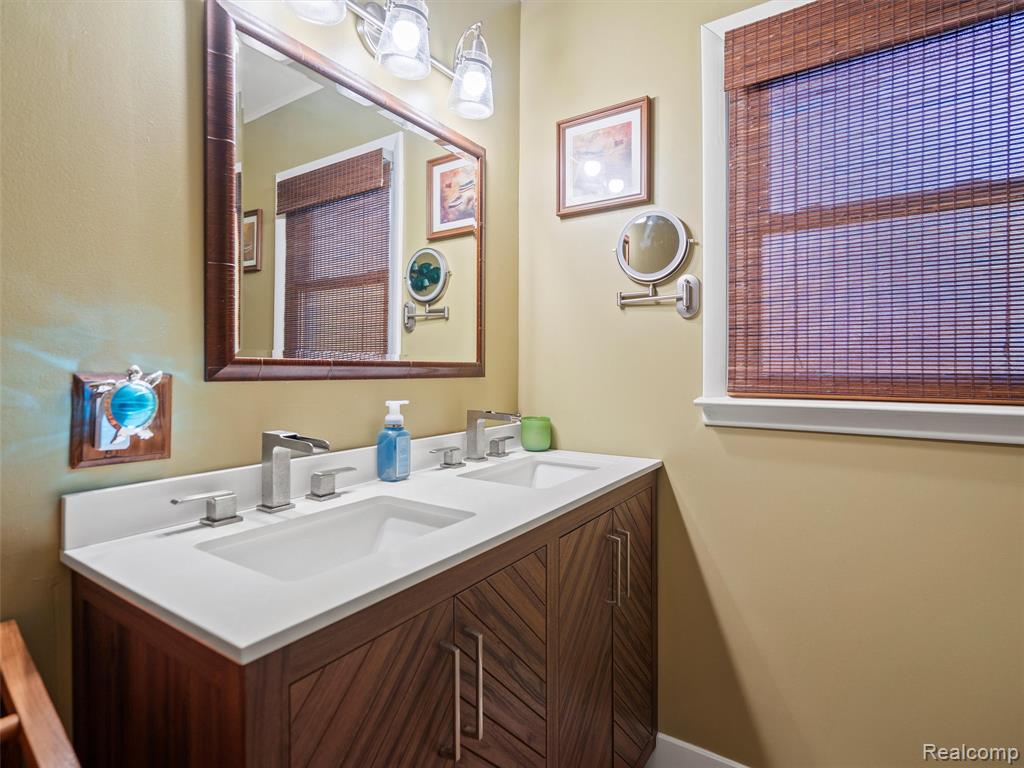 6410 Paramus, Clarkston, MI — Photo 13