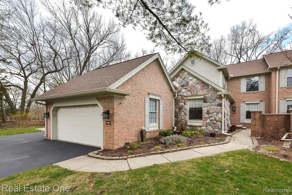 4490 GOLF VIEW Drive, Brighton, MI 48116 — Photo 6