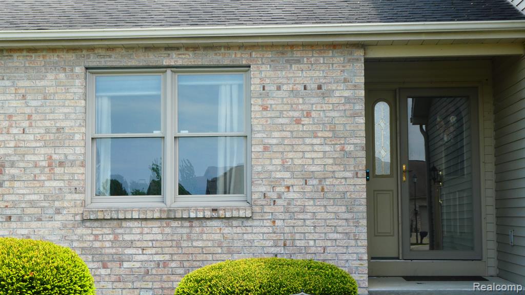 8051 Prestonwood Court, Flushing, MI 48433 — Photo 6
