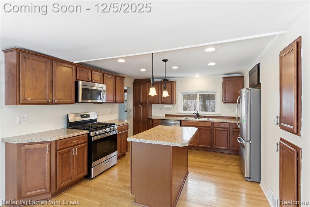 915 Dollar Bay Drive, Lake Orion, MI 48362 — Photo 3