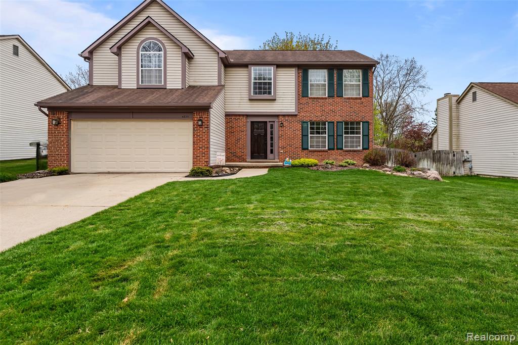 4325 Heatherstone Drive, Waterford, MI 48329 — front exterior