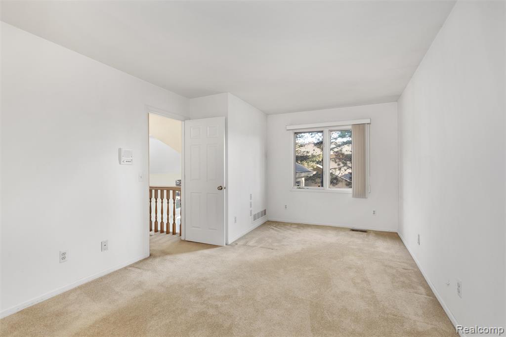 43151 W Kirkwood Drive, Clinton Twp, MI 48038 — Photo 21