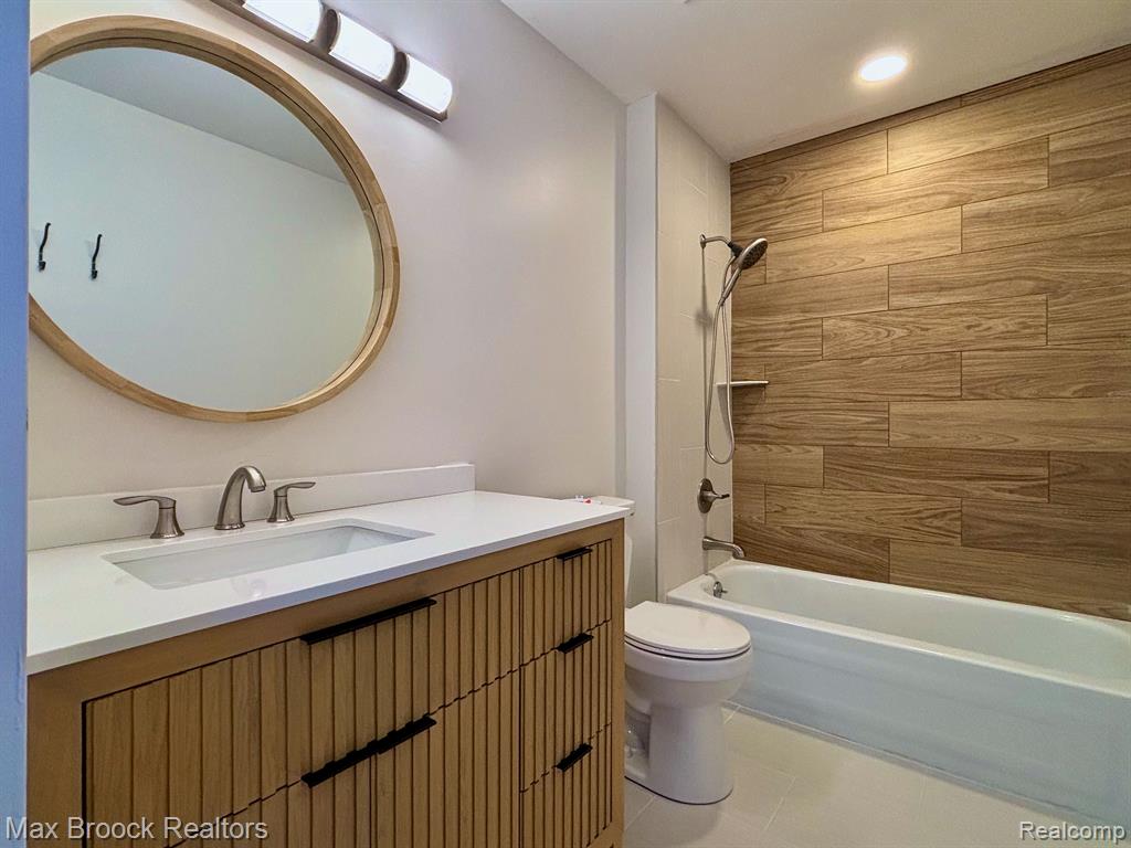 5238 BRETT, West Bloomfield, MI — Photo 22