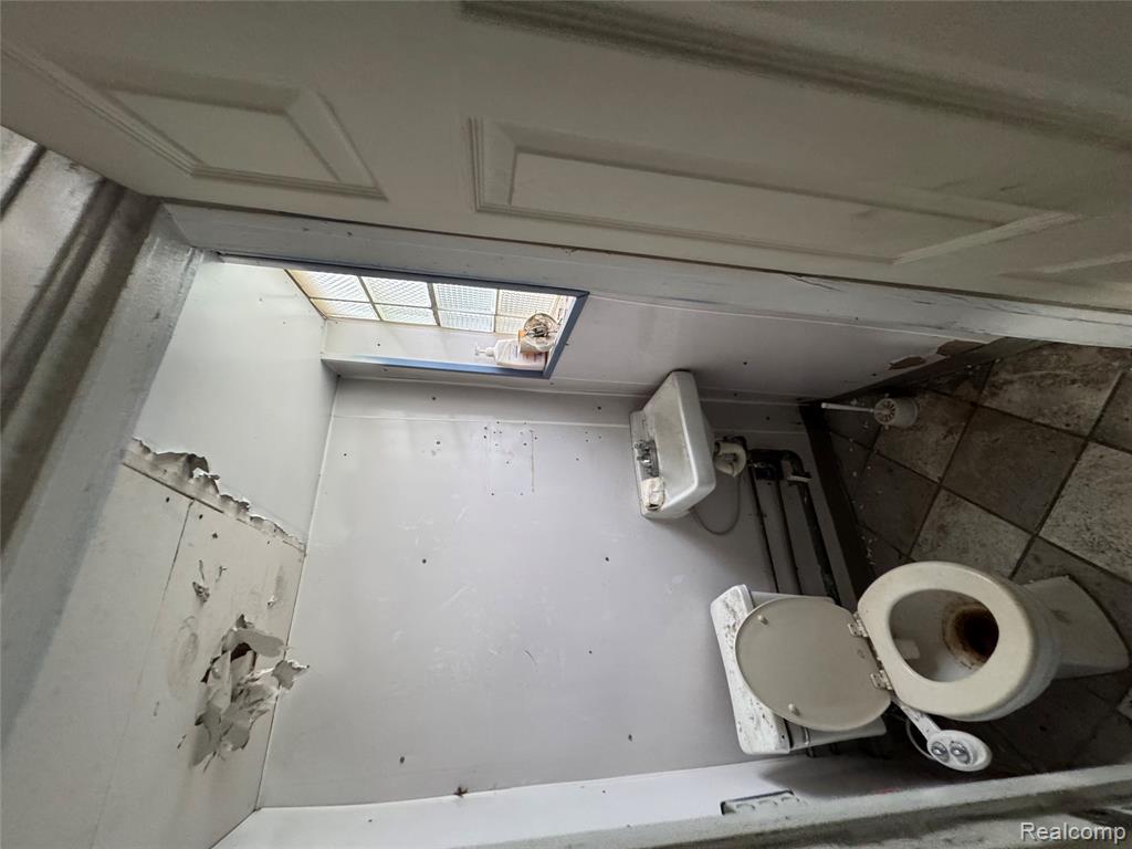 8626 Michigan Avenue, Dearborn, MI, 48210