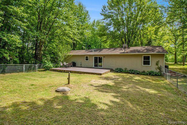 8696 Sargent Road, Fowlerville, MI 48836 — Photo 6