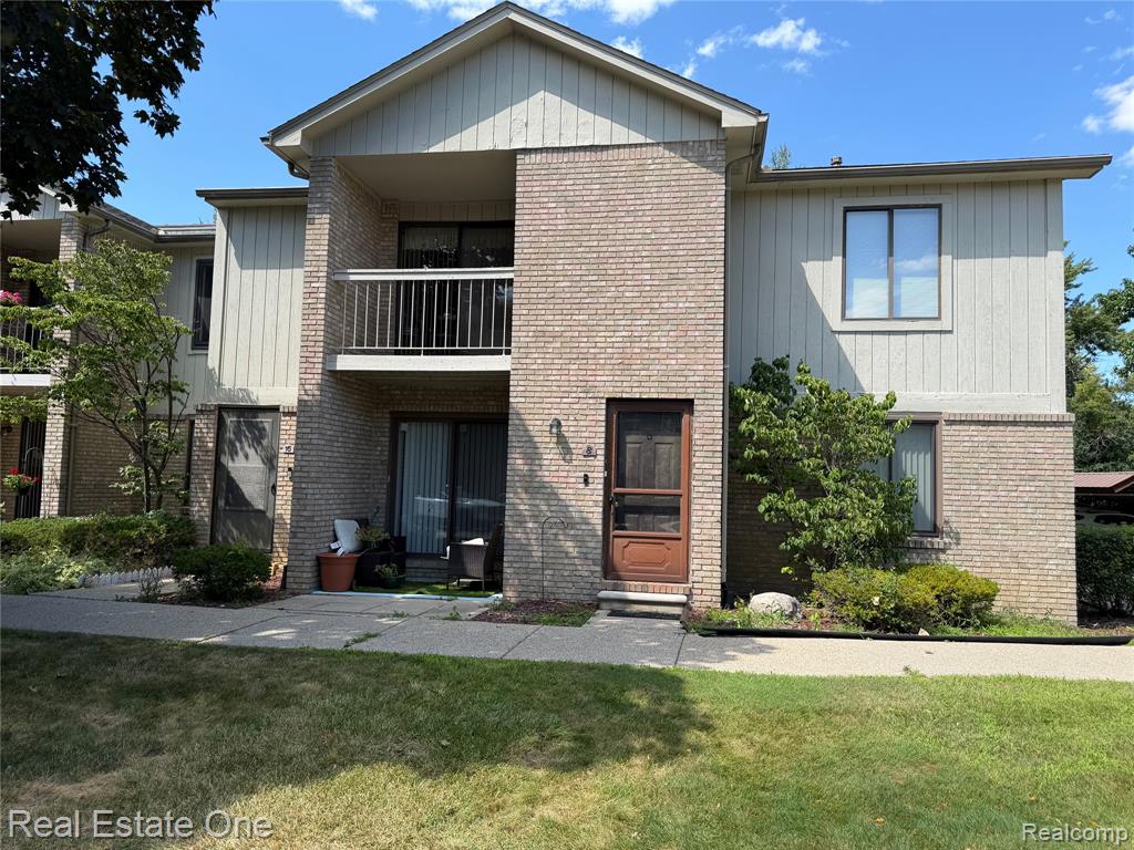 34790 W 8 Mile Road, 8, Farmington, MI 48335