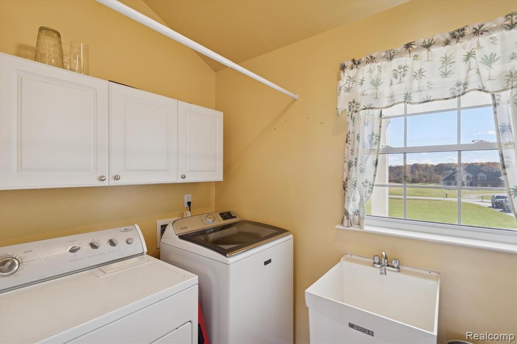 11051 Meadowview Drive, Goodrich Vlg, MI — Photo 31