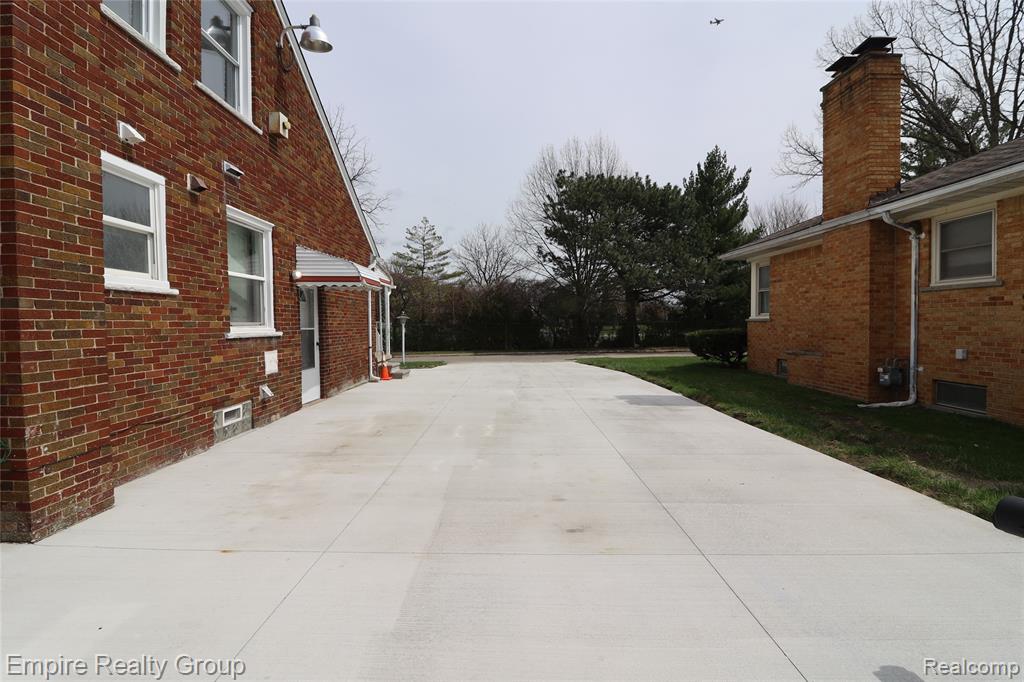 5743 N Highland Street, Dearborn Heights, MI 48127 — Photo 37