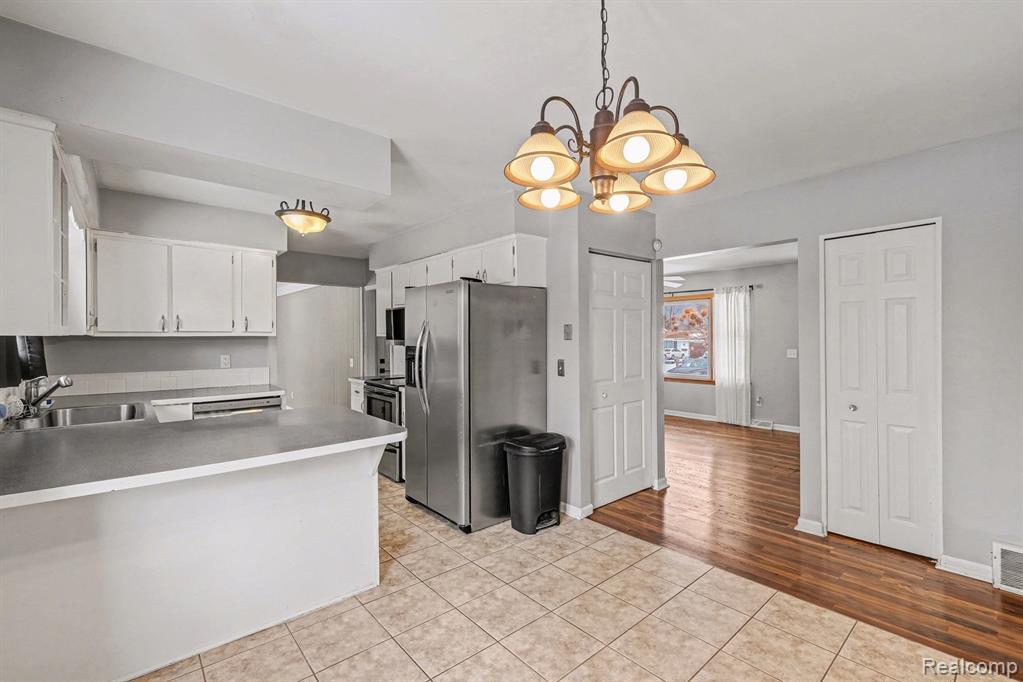 4362 Meadowlark Drive, Grand Blanc, MI 48439 — Photo 8