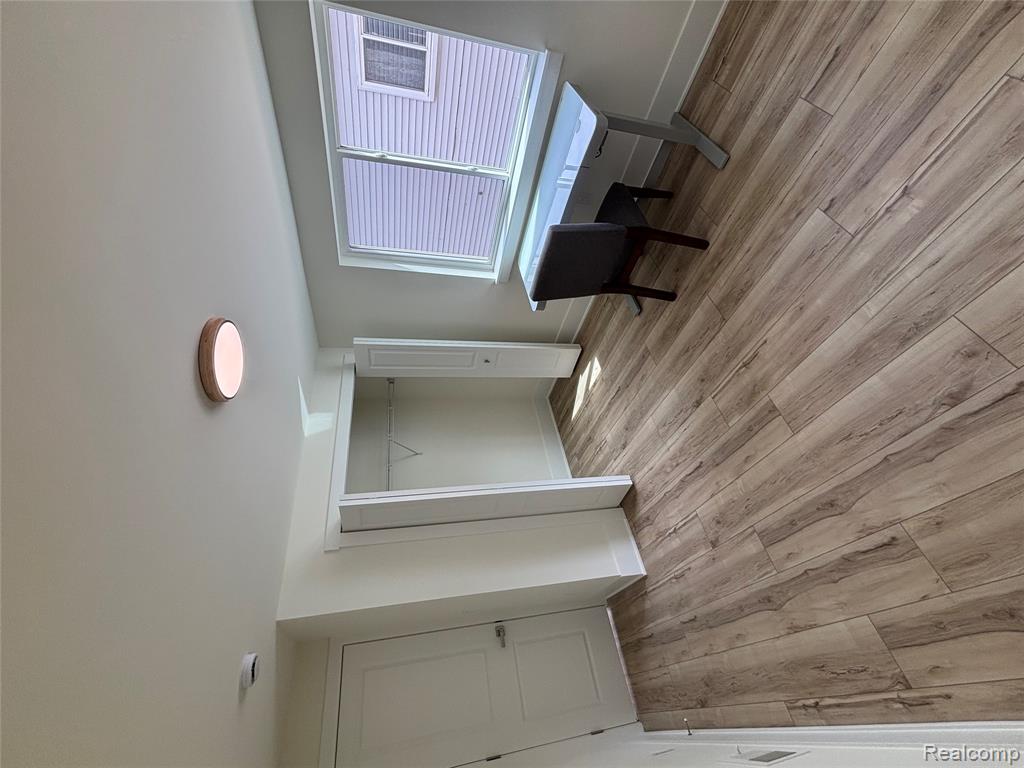 127 E Mahan Avenue, Hazel Park, MI 48030 — Photo 24