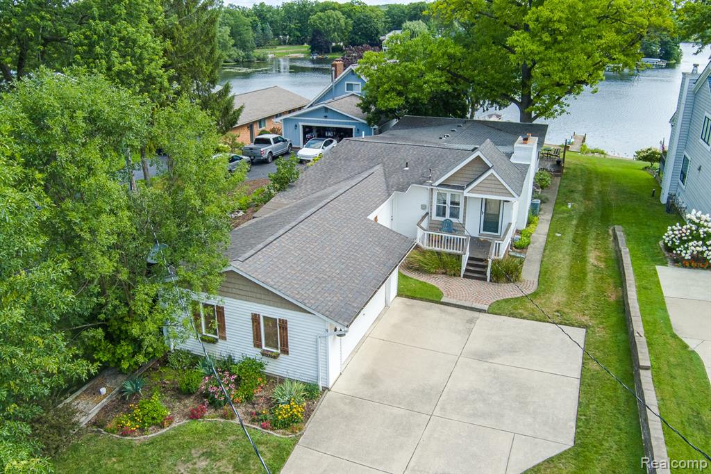10470 King Road, Davisburg, MI 48350