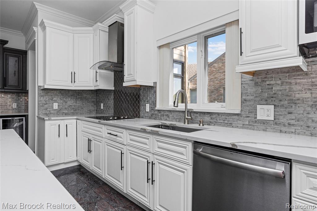 6664 Apple Blossom Trail, West Bloomfield, MI — Photo 15