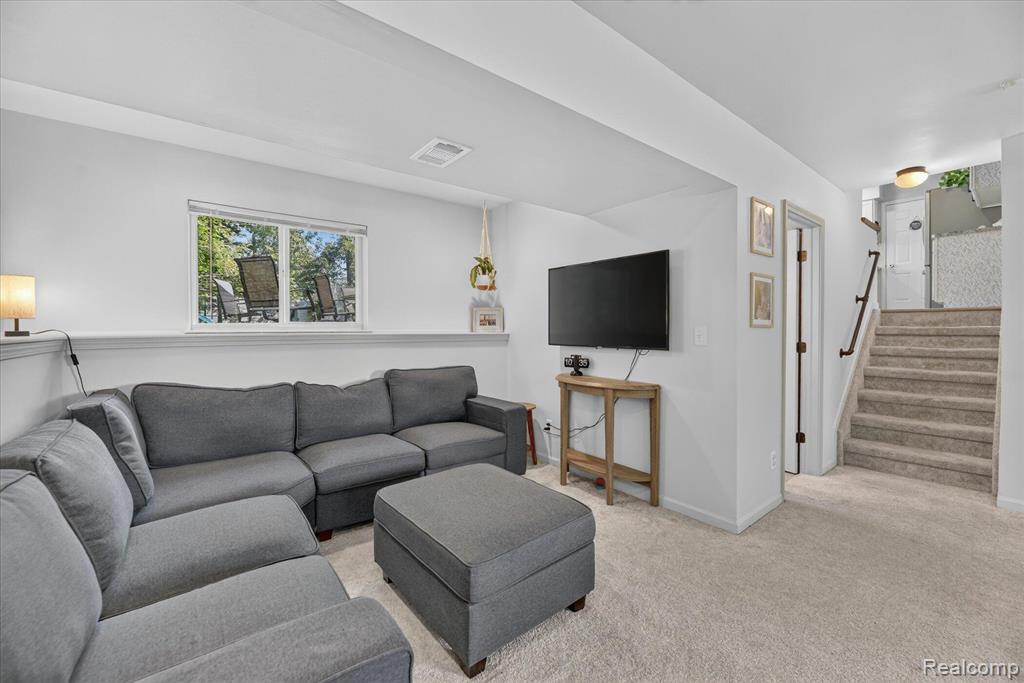 554 Bluewater Drive, Holly, MI 48442 — Photo 21